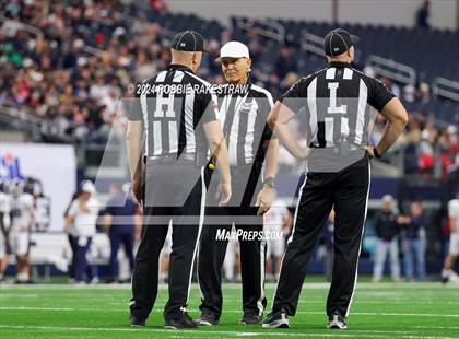 Thumbnail 2 in Smithson Valley @ Highland Park (UIL 5A Football Division I Final) photogallery.