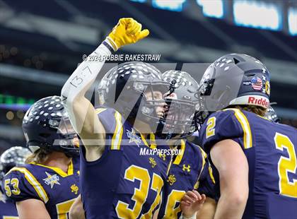 Thumbnail 3 in Smithson Valley @ Highland Park (UIL 5A Football Division I Final) photogallery.