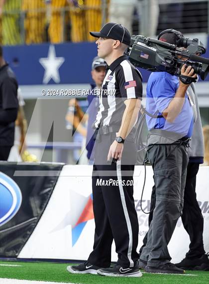 Thumbnail 2 in Smithson Valley @ Highland Park (UIL 5A Football Division I Final) photogallery.
