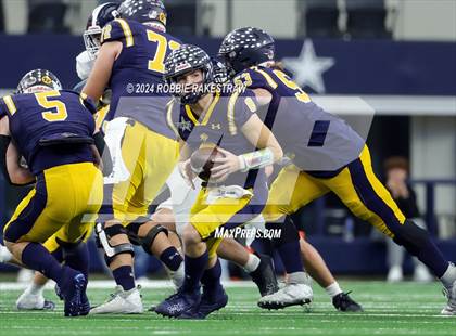 Thumbnail 1 in Smithson Valley @ Highland Park (UIL 5A Football Division I Final) photogallery.