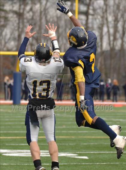 Thumbnail 1 in Littleton vs. Putnam Vo-Tech (MIAA Division 3 Central/West Final) photogallery.