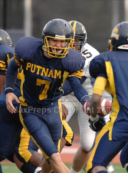 Thumbnail 3 in Littleton vs. Putnam Vo-Tech (MIAA Division 3 Central/West Final) photogallery.