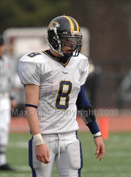 Thumbnail 1 in Littleton vs. Putnam Vo-Tech (MIAA Division 3 Central/West Final) photogallery.