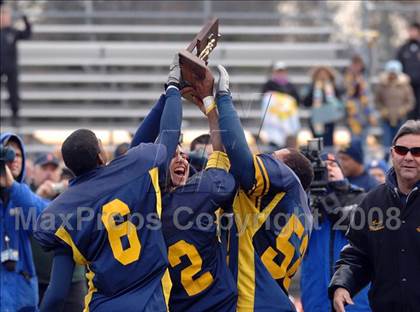 Thumbnail 1 in Littleton vs. Putnam Vo-Tech (MIAA Division 3 Central/West Final) photogallery.