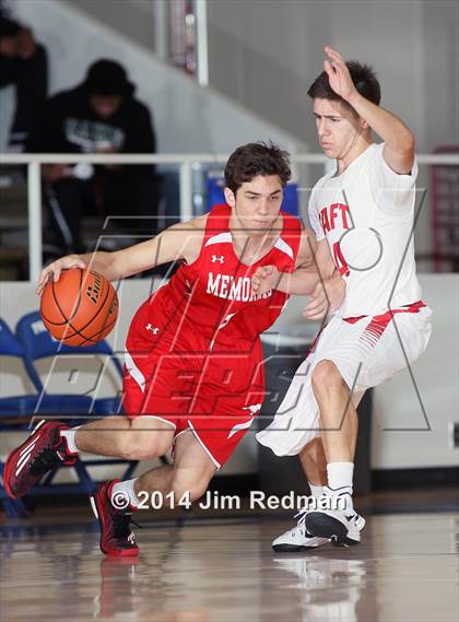 Thumbnail 3 in Taft [William H.] vs. Memorial (McDonald's Texas Invitational) photogallery.