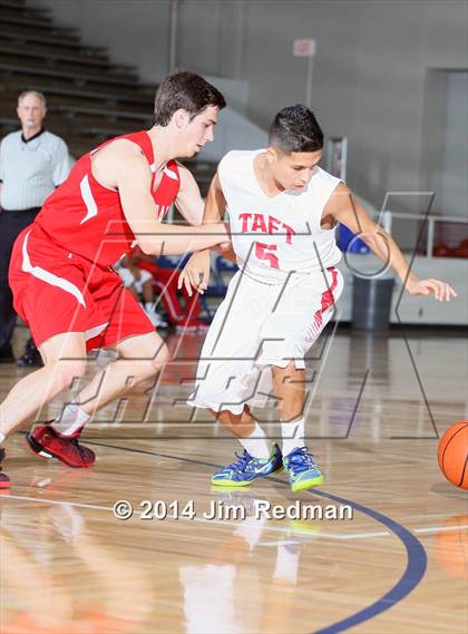 Thumbnail 3 in Taft [William H.] vs. Memorial (McDonald's Texas Invitational) photogallery.