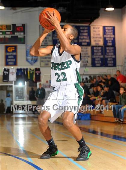 Thumbnail 2 in Fairmont Prep vs. Viewpoint (MaxPreps Holiday Classic) photogallery.