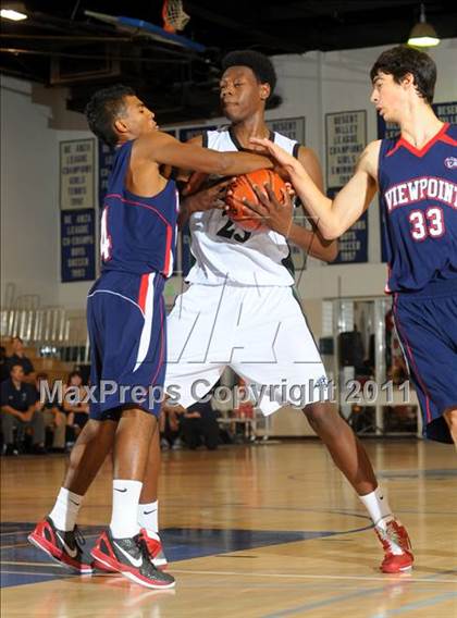 Thumbnail 3 in Fairmont Prep vs. Viewpoint (MaxPreps Holiday Classic) photogallery.