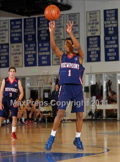 Thumbnail 2 in Fairmont Prep vs. Viewpoint (MaxPreps Holiday Classic) photogallery.