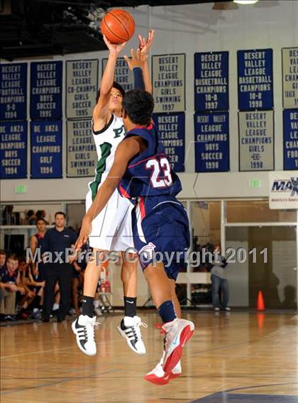 Thumbnail 2 in Fairmont Prep vs. Viewpoint (MaxPreps Holiday Classic) photogallery.