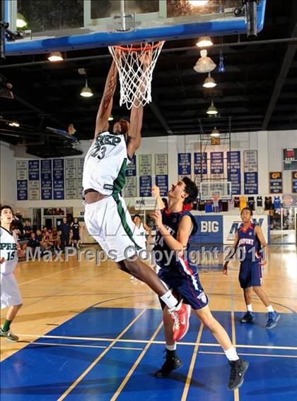 Thumbnail 3 in Fairmont Prep vs. Viewpoint (MaxPreps Holiday Classic) photogallery.
