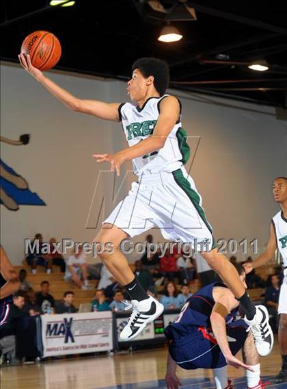 Thumbnail 1 in Fairmont Prep vs. Viewpoint (MaxPreps Holiday Classic) photogallery.