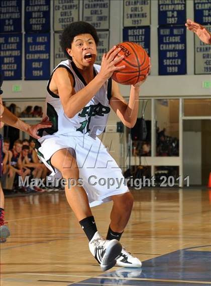 Thumbnail 3 in Fairmont Prep vs. Viewpoint (MaxPreps Holiday Classic) photogallery.