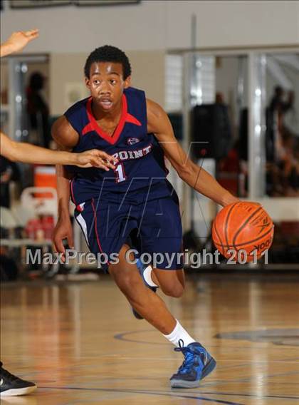 Thumbnail 1 in Fairmont Prep vs. Viewpoint (MaxPreps Holiday Classic) photogallery.