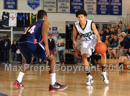 Thumbnail 1 in Fairmont Prep vs. Viewpoint (MaxPreps Holiday Classic) photogallery.