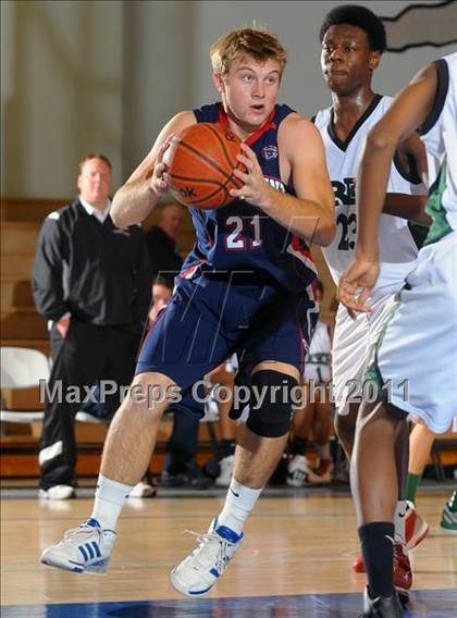 Thumbnail 1 in Fairmont Prep vs. Viewpoint (MaxPreps Holiday Classic) photogallery.
