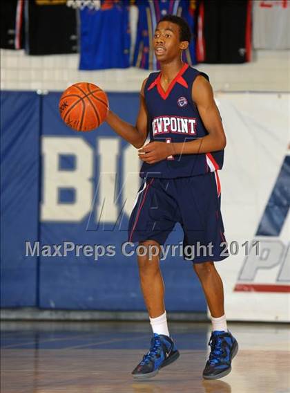 Thumbnail 3 in Fairmont Prep vs. Viewpoint (MaxPreps Holiday Classic) photogallery.