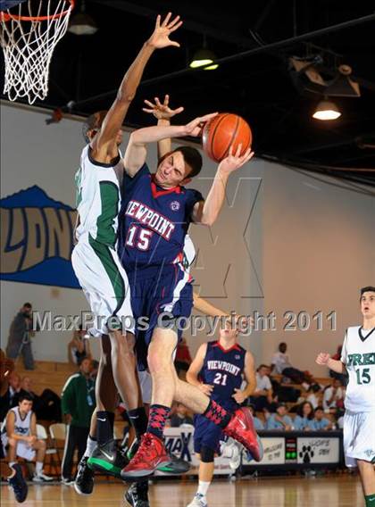 Thumbnail 2 in Fairmont Prep vs. Viewpoint (MaxPreps Holiday Classic) photogallery.