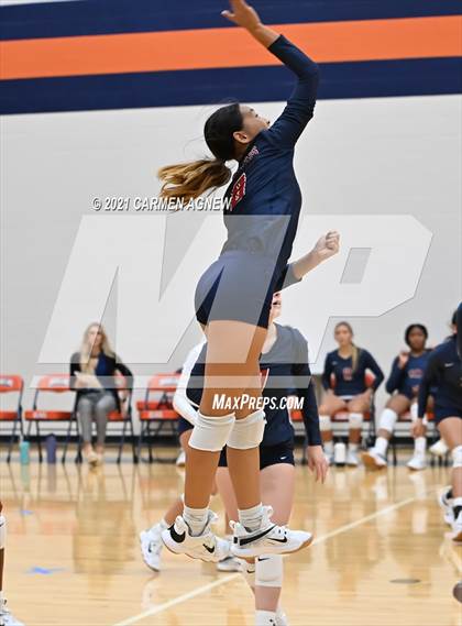 Thumbnail 3 in Bridgeland vs Tompkins (A Team) photogallery.