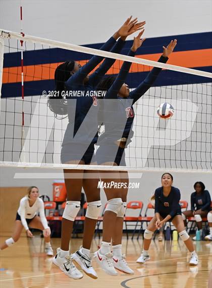 Thumbnail 2 in Bridgeland vs Tompkins (A Team) photogallery.