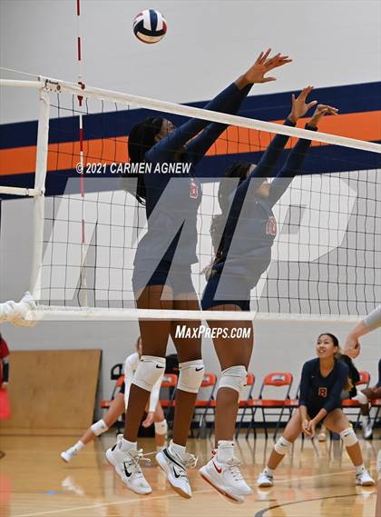 Thumbnail 2 in Bridgeland vs Tompkins (A Team) photogallery.