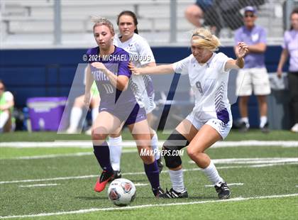 Thumbnail 3 in Fayetteville vs. Mount St. Mary Academy (AAA 6A Second Round Playoff) photogallery.