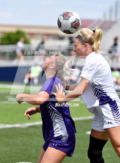 Thumbnail 2 in Fayetteville vs. Mount St. Mary Academy (AAA 6A Second Round Playoff) photogallery.