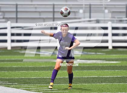 Thumbnail 2 in Fayetteville vs. Mount St. Mary Academy (AAA 6A Second Round Playoff) photogallery.