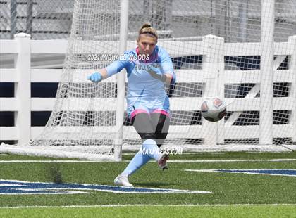Thumbnail 1 in Fayetteville vs. Mount St. Mary Academy (AAA 6A Second Round Playoff) photogallery.