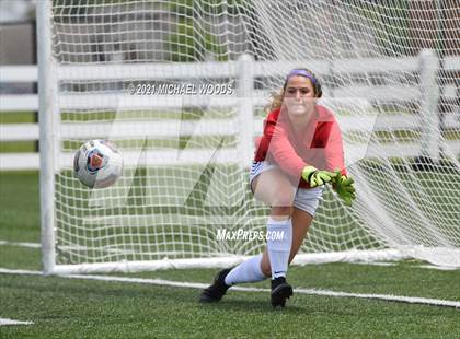 Thumbnail 1 in Fayetteville vs. Mount St. Mary Academy (AAA 6A Second Round Playoff) photogallery.