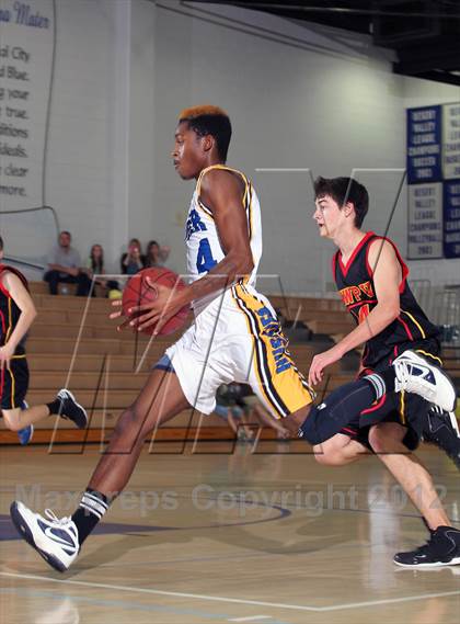 Thumbnail 2 in Marywood-Palm Valley vs Sutter (MaxPreps Holiday Classic) photogallery.