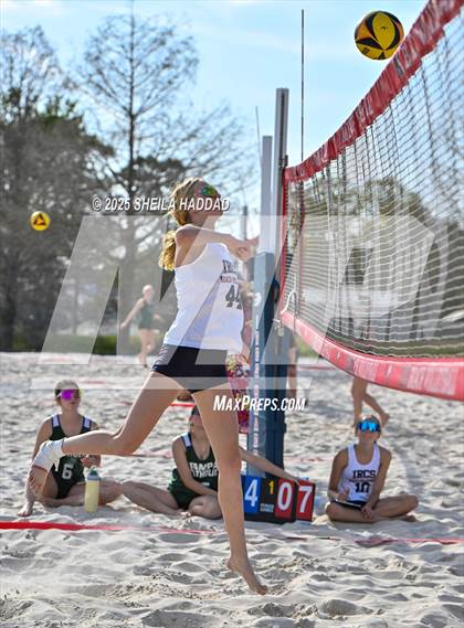 Thumbnail 3 in Tampa Catholic @ Indian Rocks Christian photogallery.