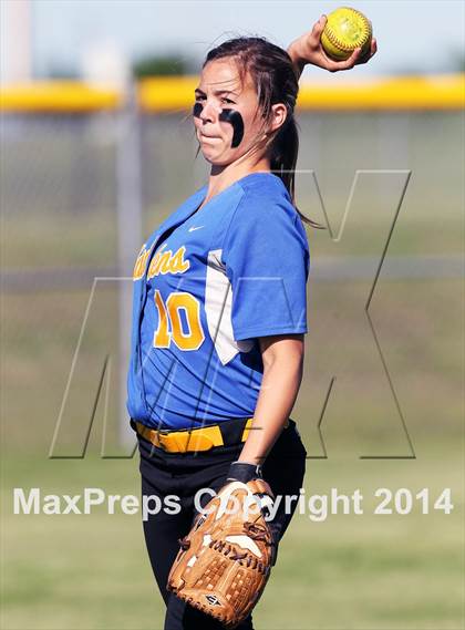 Thumbnail 3 in Jacksonville vs Ennis (UIL 4A Bi-District Playoff) photogallery.
