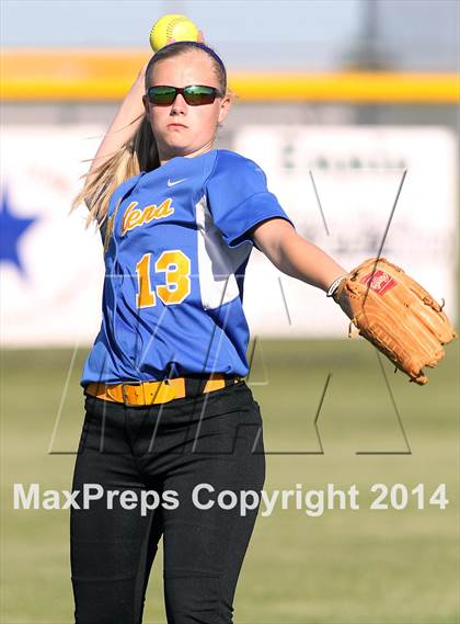 Thumbnail 2 in Jacksonville vs Ennis (UIL 4A Bi-District Playoff) photogallery.