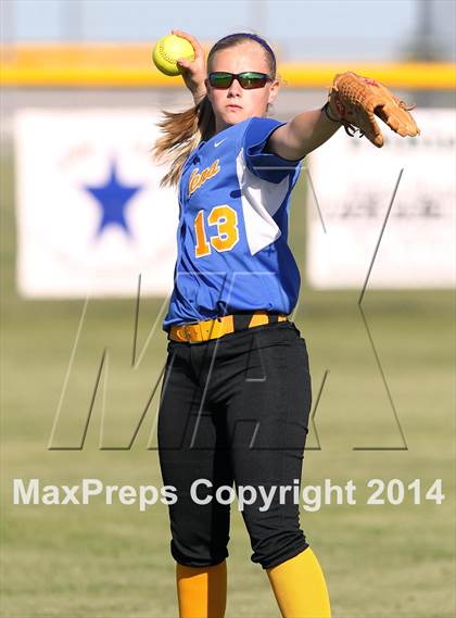 Thumbnail 1 in Jacksonville vs Ennis (UIL 4A Bi-District Playoff) photogallery.