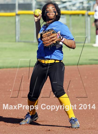 Thumbnail 1 in Jacksonville vs Ennis (UIL 4A Bi-District Playoff) photogallery.