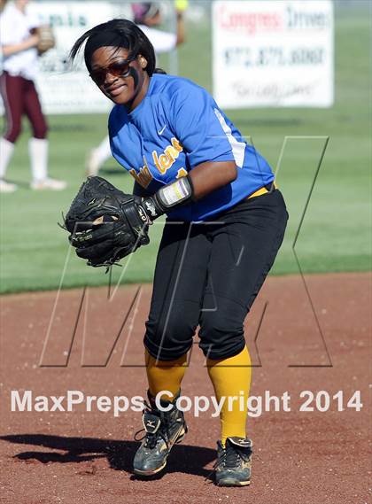 Thumbnail 2 in Jacksonville vs Ennis (UIL 4A Bi-District Playoff) photogallery.