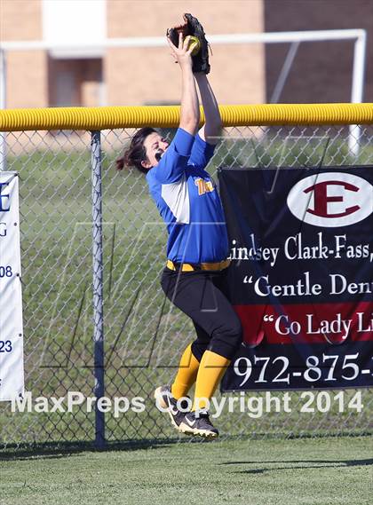 Thumbnail 2 in Jacksonville vs Ennis (UIL 4A Bi-District Playoff) photogallery.