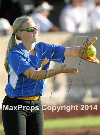 Thumbnail 1 in Jacksonville vs Ennis (UIL 4A Bi-District Playoff) photogallery.