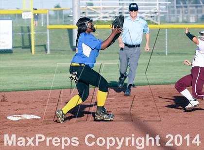 Thumbnail 2 in Jacksonville vs Ennis (UIL 4A Bi-District Playoff) photogallery.