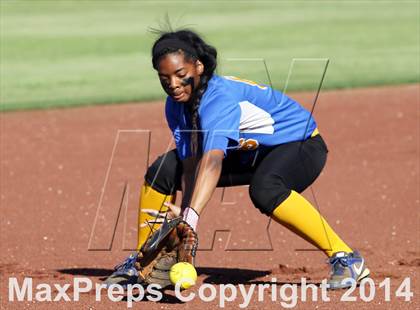 Thumbnail 2 in Jacksonville vs Ennis (UIL 4A Bi-District Playoff) photogallery.