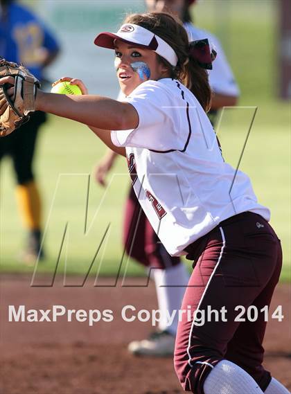 Thumbnail 1 in Jacksonville vs Ennis (UIL 4A Bi-District Playoff) photogallery.