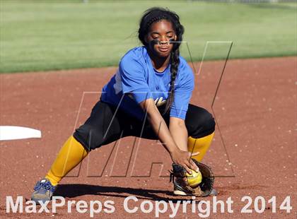 Thumbnail 3 in Jacksonville vs Ennis (UIL 4A Bi-District Playoff) photogallery.