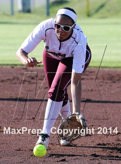 Thumbnail 2 in Jacksonville vs Ennis (UIL 4A Bi-District Playoff) photogallery.