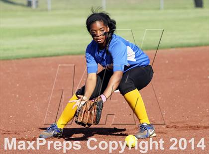 Thumbnail 1 in Jacksonville vs Ennis (UIL 4A Bi-District Playoff) photogallery.