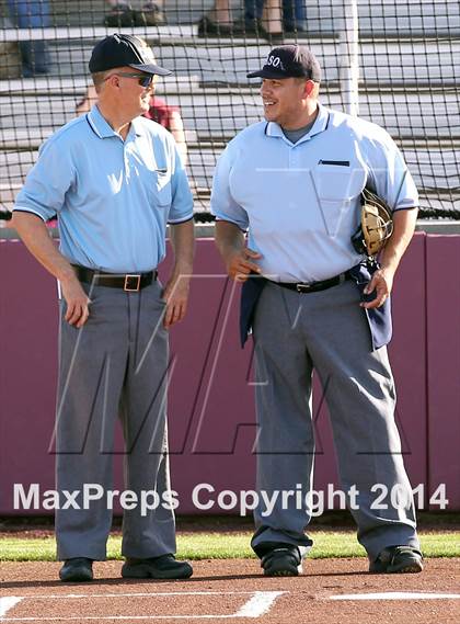 Thumbnail 3 in Jacksonville vs Ennis (UIL 4A Bi-District Playoff) photogallery.