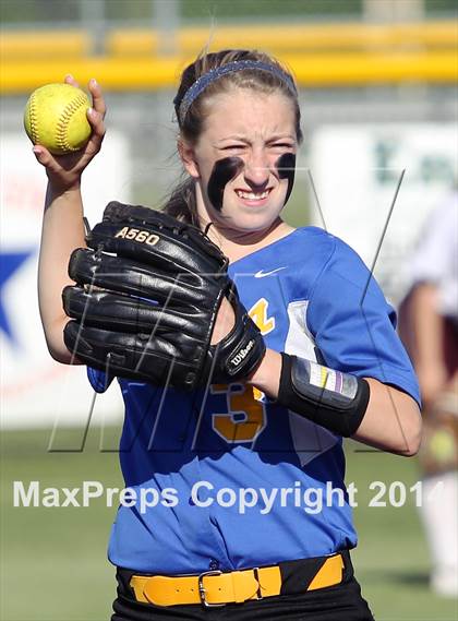 Thumbnail 2 in Jacksonville vs Ennis (UIL 4A Bi-District Playoff) photogallery.