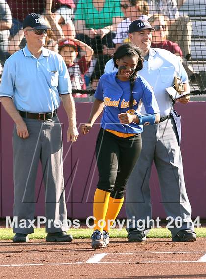 Thumbnail 1 in Jacksonville vs Ennis (UIL 4A Bi-District Playoff) photogallery.