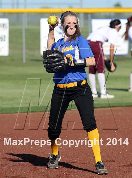Thumbnail 3 in Jacksonville vs Ennis (UIL 4A Bi-District Playoff) photogallery.