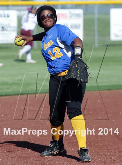 Thumbnail 1 in Jacksonville vs Ennis (UIL 4A Bi-District Playoff) photogallery.